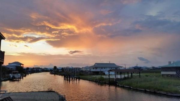 Waters Edge - Private Dock! Only Two Blocks From The Bay Or The Gulf! Plenty Of Parking For Cars Or Boats Home Dauphin Island Exterior foto