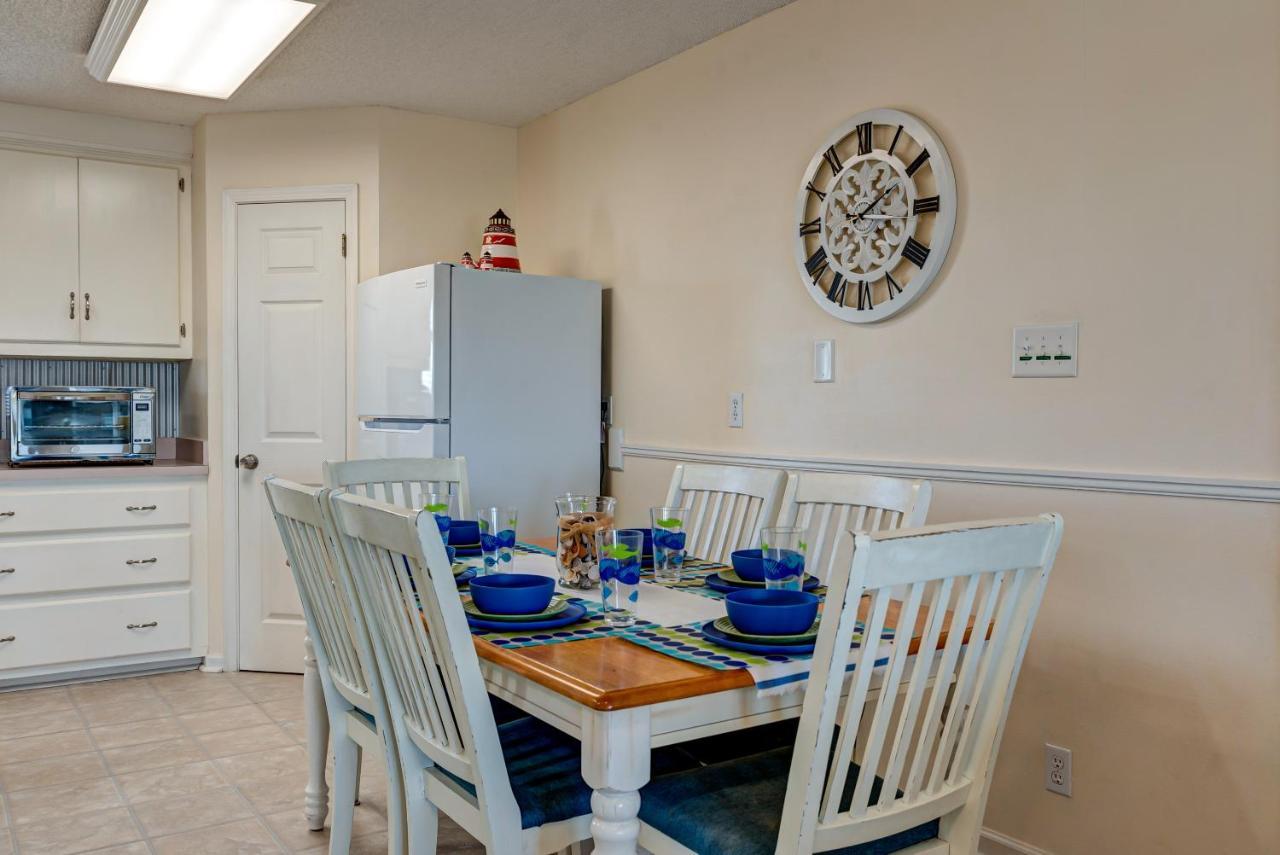Waters Edge - Private Dock! Only Two Blocks From The Bay Or The Gulf! Plenty Of Parking For Cars Or Boats Home Dauphin Island Exterior foto