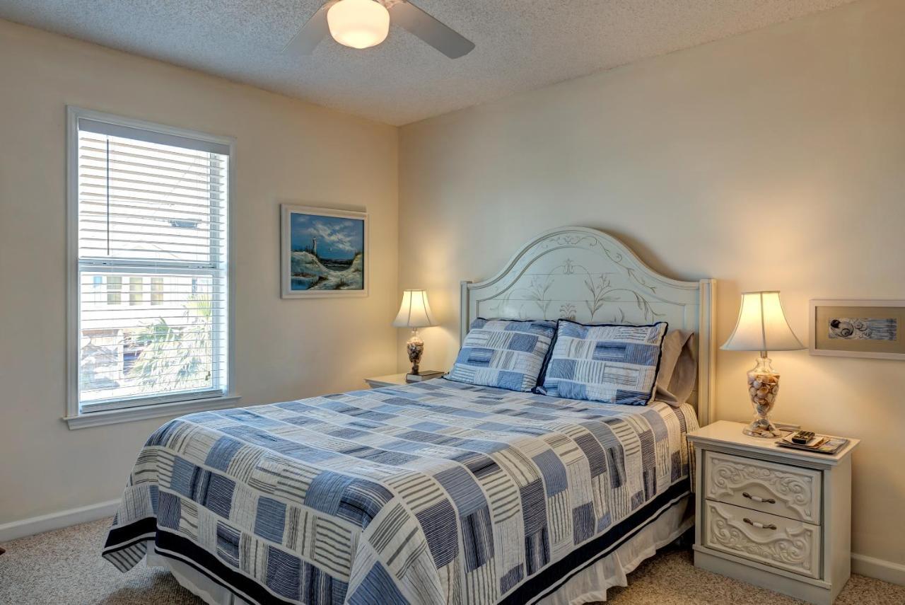 Waters Edge - Private Dock! Only Two Blocks From The Bay Or The Gulf! Plenty Of Parking For Cars Or Boats Home Dauphin Island Exterior foto
