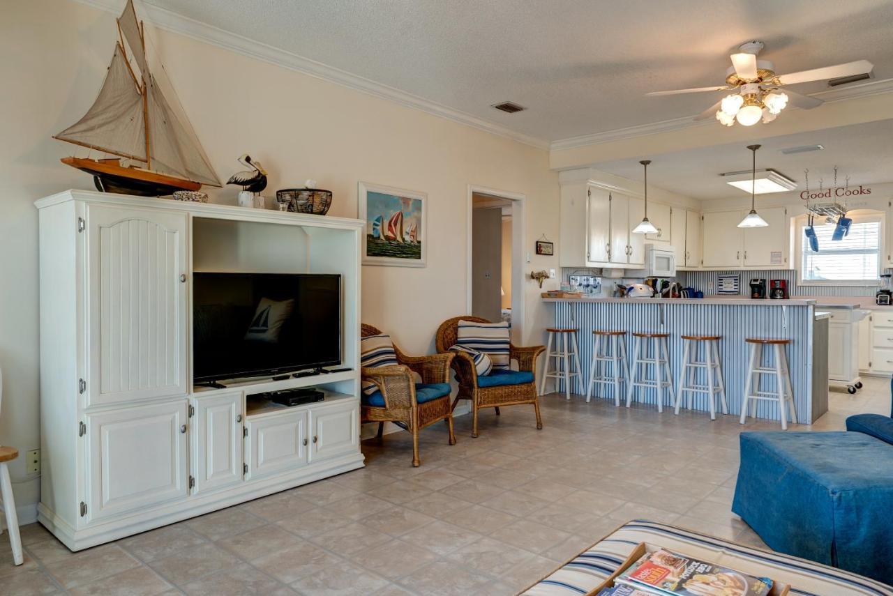 Waters Edge - Private Dock! Only Two Blocks From The Bay Or The Gulf! Plenty Of Parking For Cars Or Boats Home Dauphin Island Exterior foto